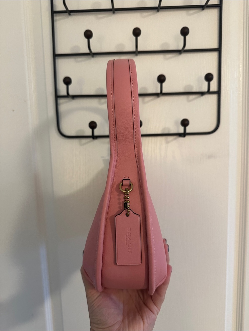 COACH - Eve Shoulder Bag in Bubblegum - Picture 4 of 7